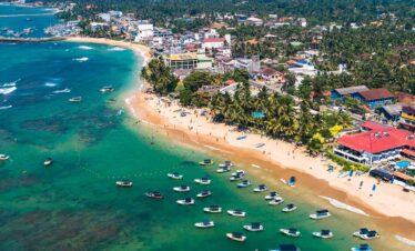 LSL_B2_Hikkaduwa-Beach_1920x700